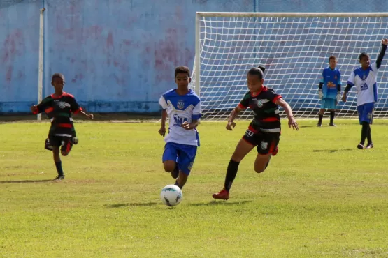 Teixeira de Freitas - Inscrições para aulas de futebol começaram nesta sexta (21); saiba como participar