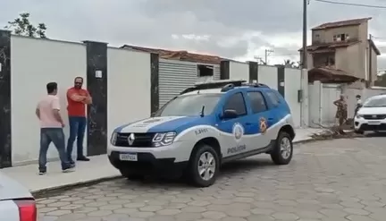 Clínica suspeita de maltratar e manter dependentes químicos em cárcere privado é interditada em Mucuri. Pastor responsável pelo local foi preso