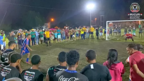 Prefeitura de Mucuri investe na iluminação de LED em campo de futebol para Comunidade Beija-flor