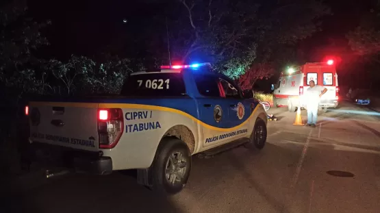 Vaqueiro morre em acidente na BA 290 próximo ao Terras da Bahia em Teixeira de Freitas. Duas mulheres ficaram feridas