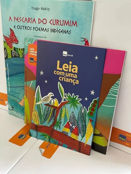 Educação de Medeiros Neto recebe mais de dois mil livros em parceria com o Itaú Social