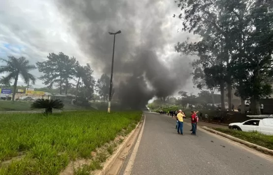 Protestos de bolsonaristas interdita a BR 101 em várias cidades do extremo sul da Bahia