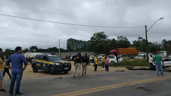 Protestos de bolsonaristas interdita a BR 101 em várias cidades do extremo sul da Bahia