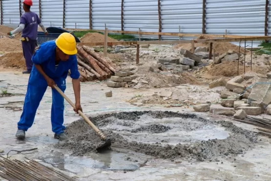 Praça da Bíblia: Prefeitura de Teixeira prossegue com construção da Rua Gourmet