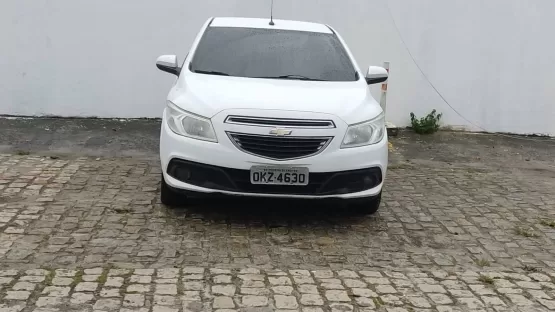 PM prende homem com revólver e cocaína em Teixeira de Freitas