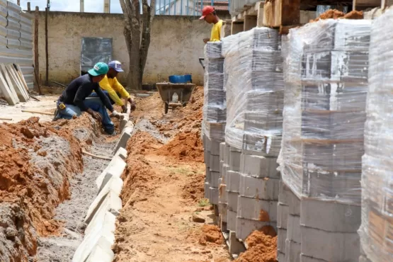 Prefeitura dá continuidade em obra de ampliação em escola de Santo Antônio, distrito de Teixeira