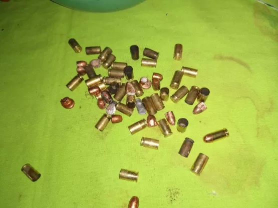 Pai e filho são executados a tiros dentro de casa em Itamaraju