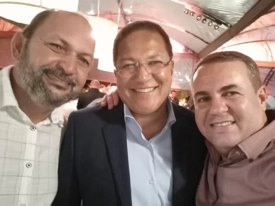 Rui, Jerônimo e Geraldo celebram vitória nas urnas com prefeitos e garantem fortalecer parceria