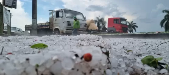 ​Chuva de granizo causa estragos no Sul de Minas