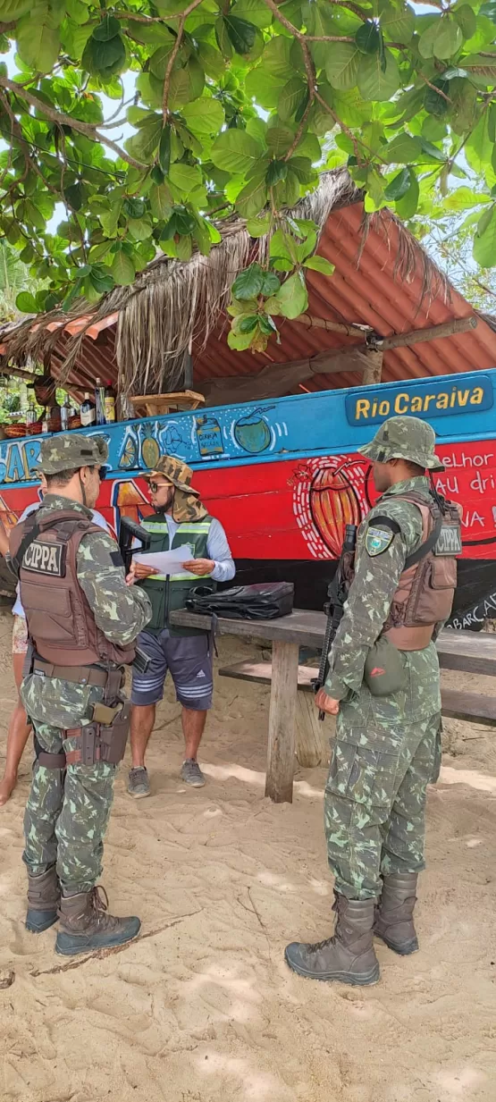 CIPPA e SEMMA/Porto Seguro embargam atividade de cabana no município de Porto Seguro.