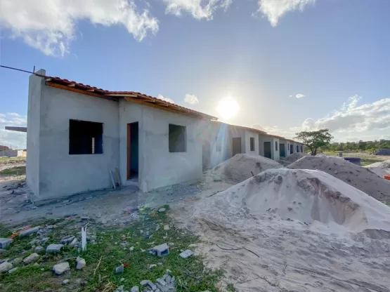 Construção  das 95 casas para famílias afetadas pelas chuvas segue avançando em Prado