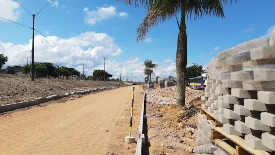 Prefeitura de Mucuri começa obras de pavimentação da Avenida Brasil em Itabatã