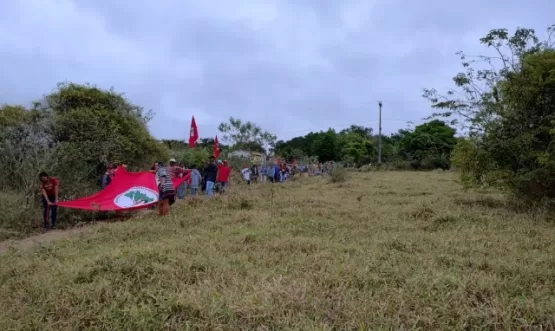 Integrantes do MST ocupam duas fazendas na Bahia