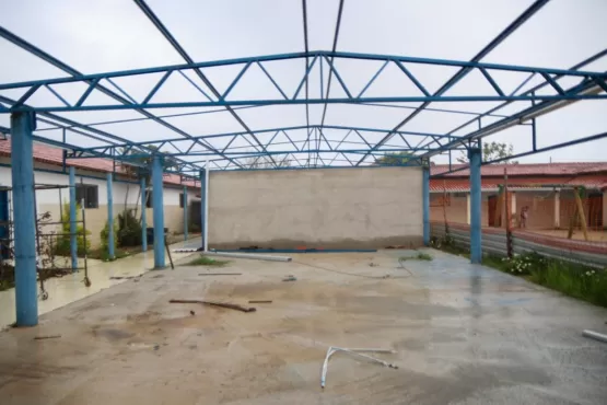 Construção de refeitório em escola de Teixeira de Freitas está em fase final