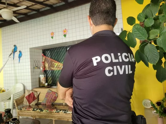 Dois policiais são presos por homicídio, na Bahia