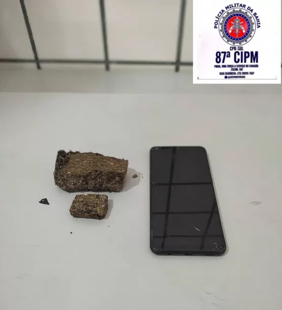 Casal que tentou fugir de moto da PM é preso com maconha, em Teixeira de Freitas