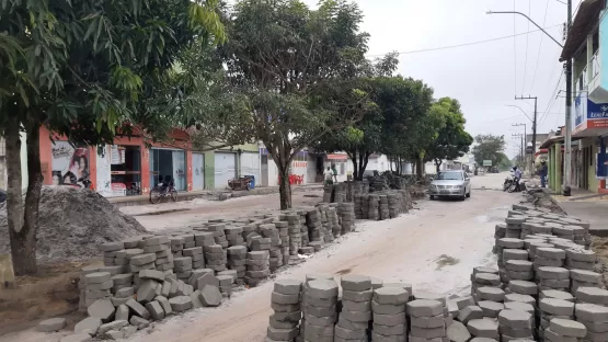 Prefeitura Municipal inicia obras de pavimentação da Avenida Rio Mucuri no bairro Triângulo Leal em Itabatã