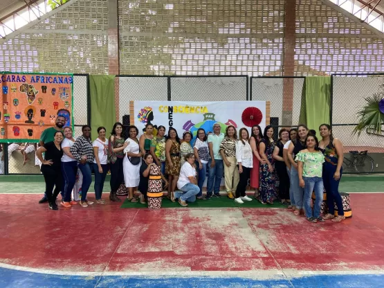 Prefeitura de Medeiros Neto realiza culminância do Projeto Consciência Negra com alunos, familiares e equipe da Escola Christinna