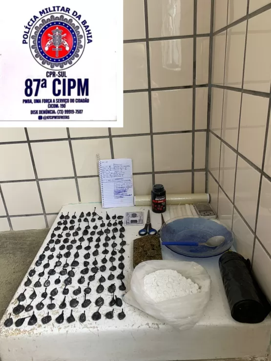 PM apreende mais de meio quilo de cocaína e  maconha em Teixeira de Freitas. Traficantes fugiram