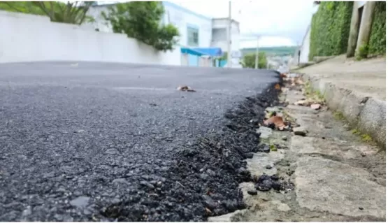 Prefeitura de Itamaraju asfalta todos os 1.170 metros da Rua 5 de Outubro