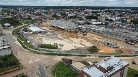 Obra do Hospital Costa das Baleias chega à metade da execução