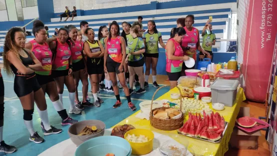 Time feminino de Caravelas fica em terceiro na final LIVESB