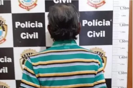 Avô é preso após matar neta de 10 anos ao obrigá-la a beber óleo de motor