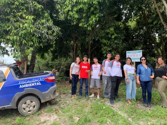 Preservação ambiental: Prefeitura realiza plantio de mudas nativas com estudantes teixeirenses