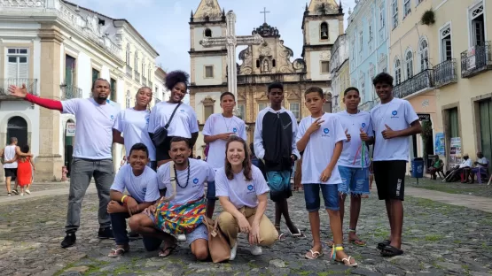 Alunos da Associação Golfinho levam a beleza e o ritmo da capoeira para o Afro Fashion Day 2022