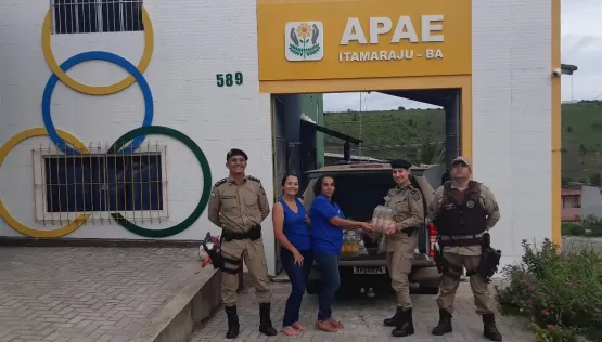 43ª CIPM realiza a entrega de uma tonelada de alimentos arrecadados com a 8ª Corrida do Soldado, em Itamaraju