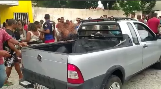 Servidor público é baleado por policial militar após desavença no mercado municipal do Prado