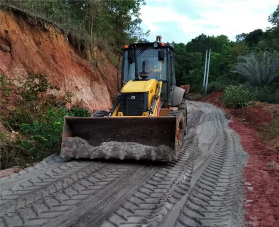 Secretaria de Obras e Serviços Urbanos do Prado realiza recuperação de estradas após grande volume de chuva na região