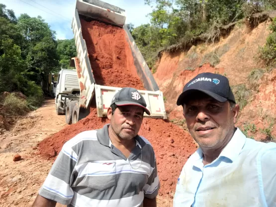 Secretaria de Obras e Serviços Urbanos do Prado realiza recuperação de estradas após grande volume de chuva na região