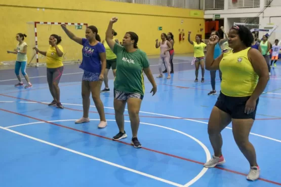 Teixeirenses relatam benefícios para a saúde em aulas de zumba