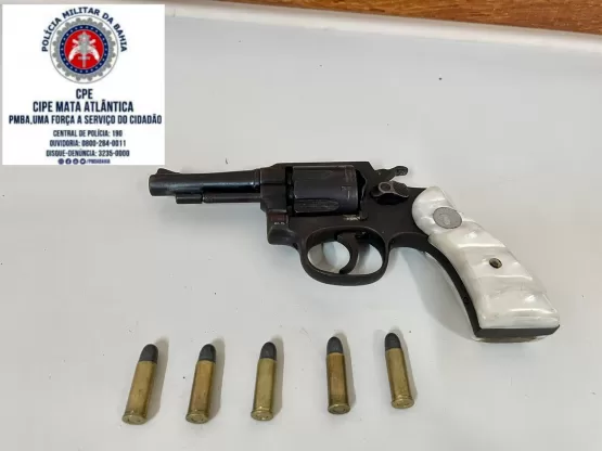 Polícia apreende arma e munição após receber denúncia de tráfico em Eunápolis