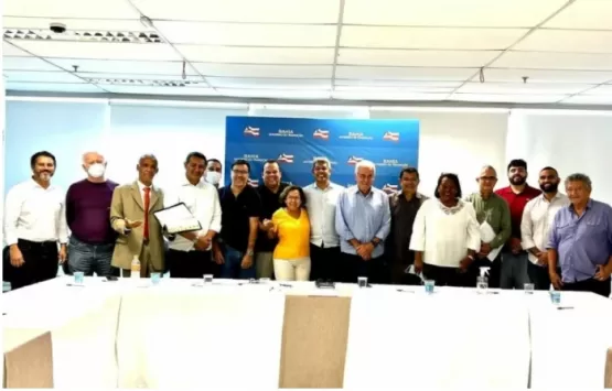 Jerônimo se reúne com partidos aliados e debate reforma administrativa e planejamentos