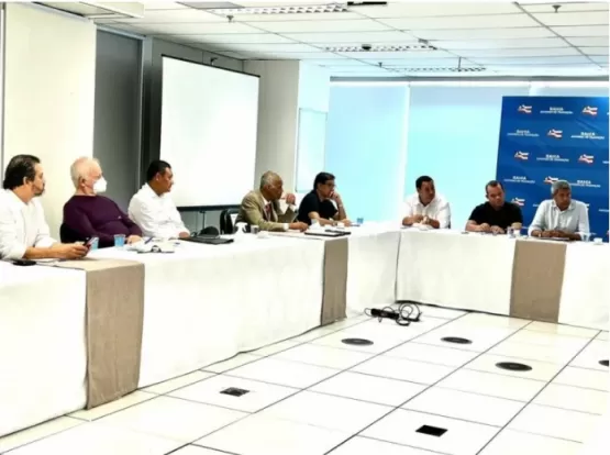 Jerônimo se reúne com partidos aliados e debate reforma administrativa e planejamentos