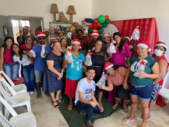 Prefeitura de Medeiros Neto realiza confraternização de Natal com pacientes no CAPS