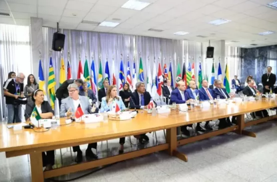 Jerônimo participa de reunião do Fórum de Governadores, em Brasília