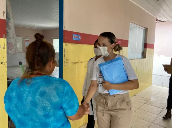 Medeiros Neto: Prefeitura realiza ações em saúde para famílias abrigadas, vítimas das chuvas