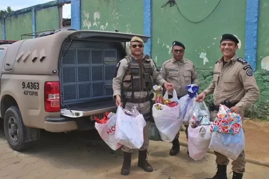 43ª CIPM realiza a entrega de brinquedos arrecadados em campanha de Natal, em Itamaraju.