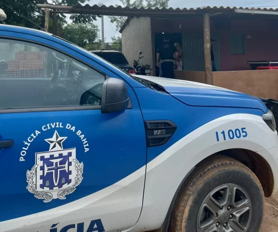 Idosa é presa por tortura e divulgação de cena de nudez