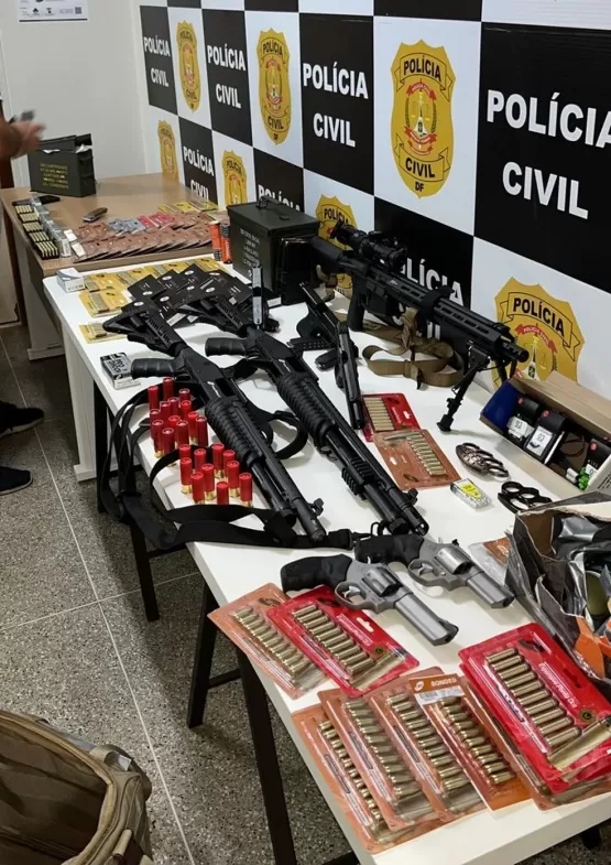 Polícia prende bolsonarista suspeito de montar artefato explosivo perto do Aeroporto de Brasília. Armas  foram aprendidas