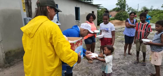 Caravelas segue auxiliando famílias de desalojados e afetados pelas fortes chuvas