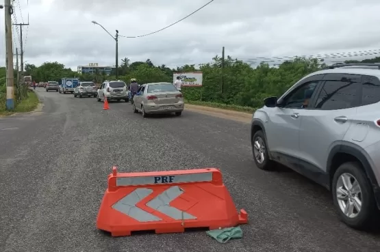 Rodovias interditadas  provocam caos e congestionamentos em cidades do extremo sul da Bahia