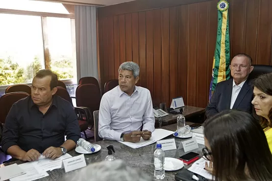 Governo antecipa o repasse do ICMS no valor de R$ 318 milhões a prefeituras e avalia responsabilizar Chesf por prejuízos em Jequié e região