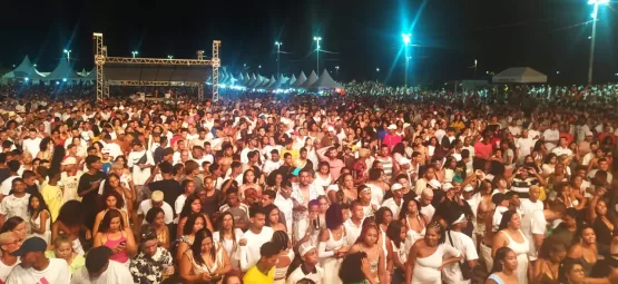 Com show pirotécnico e iluminação especial, o Festival da Virada 2023 em Mucuri foi emocionante