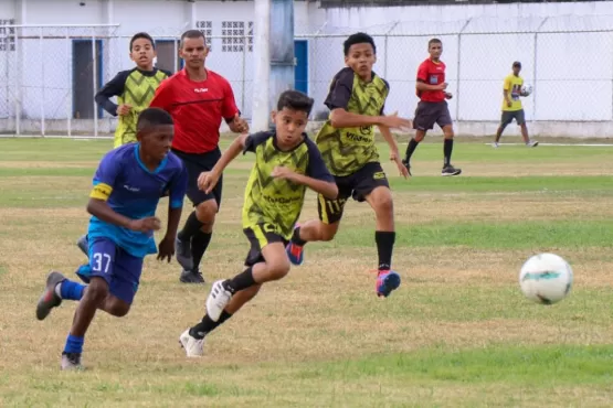 1ª avaliação de futebol ocorre nos dias 14 e 15 em Teixeira de Freitas