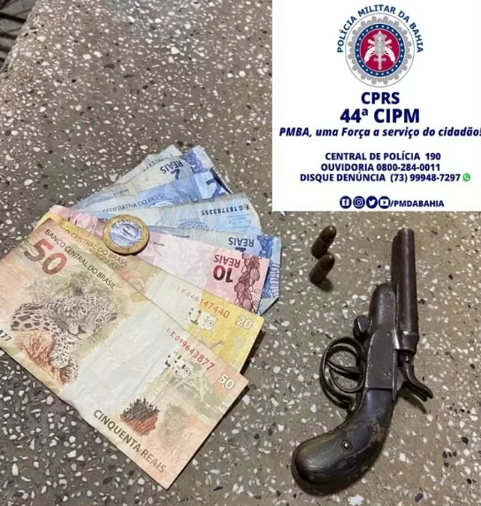 Homem é preso com arma de fogo após agredir esposa no interior de Medeiros Neto