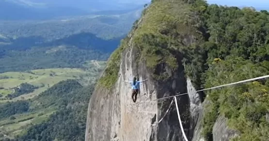 Escaladores quebram em Itamaraju recorde nordestino de Highline